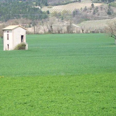 Le Vin De L'ete Bed & Breakfast