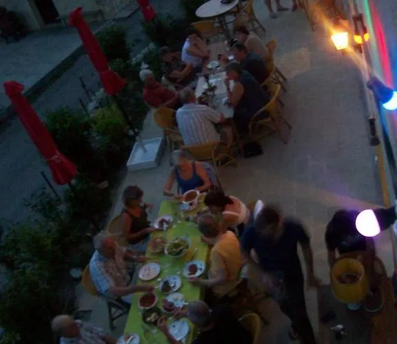 Le Vin De L'ete Bed & Breakfast 3*